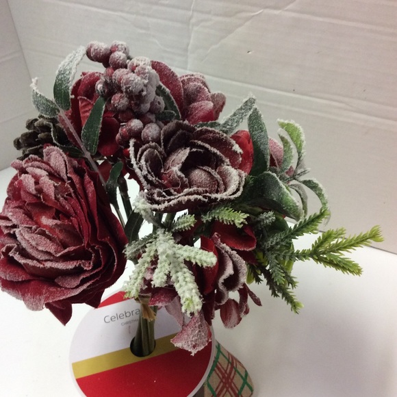 Ashland Christmas #3 Red Frosted Roses Bouquet - Picture 10 of 16